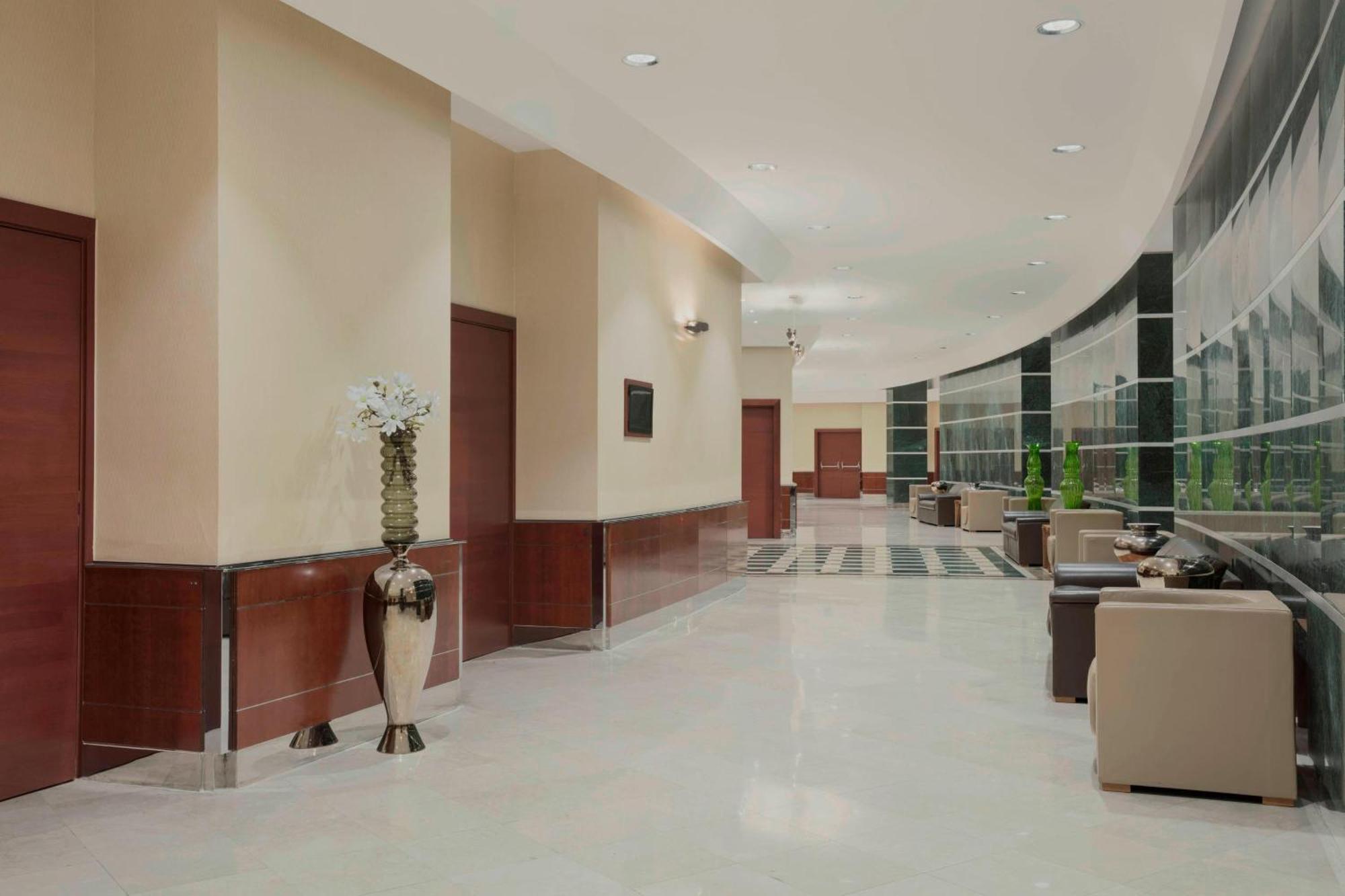 เชราตัน คลับ เดส พินส์ รีสอร์ต Hotel กลุบเดส์แป็งส์ ภายนอก รูปภาพ