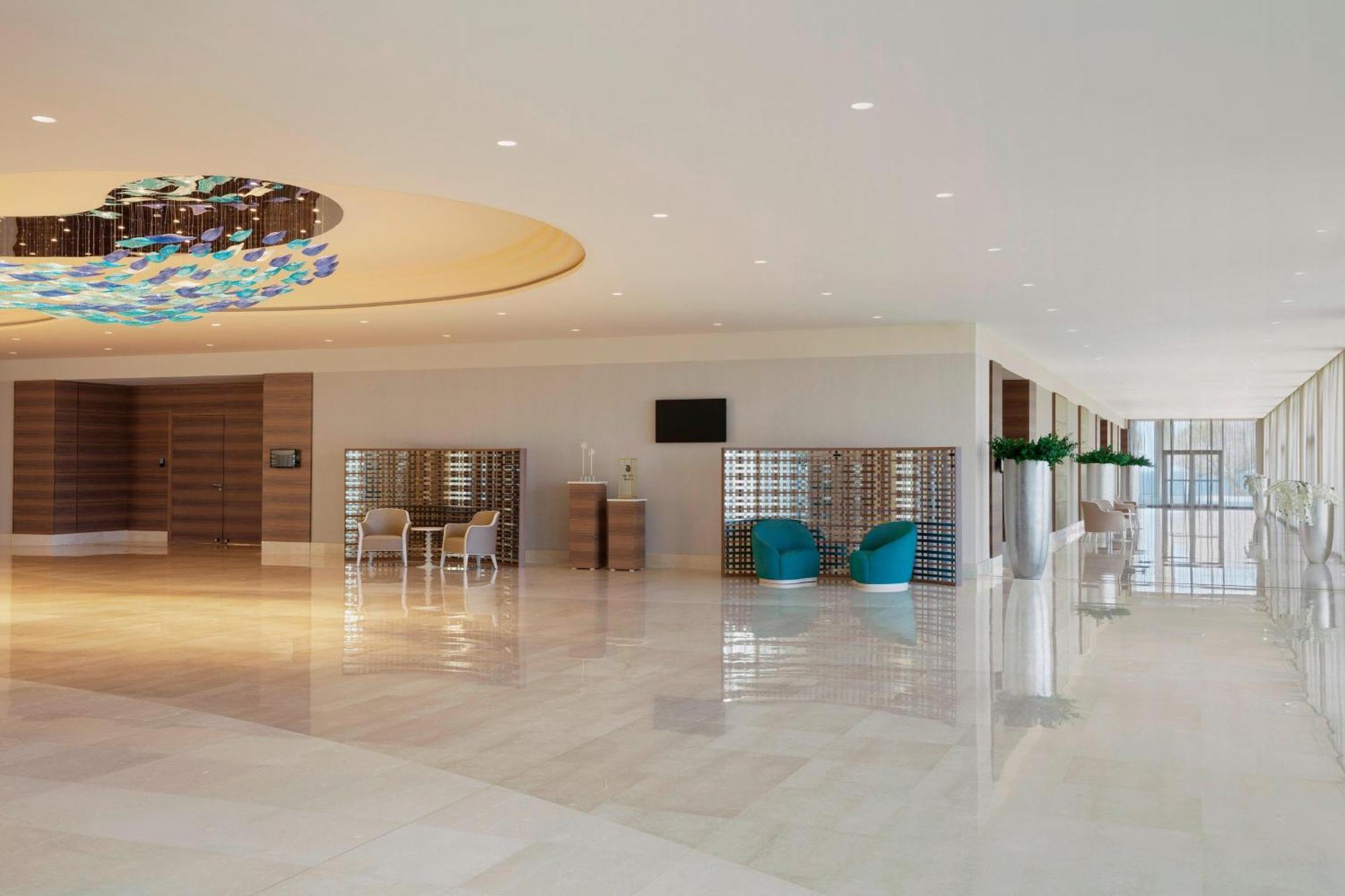 เชราตัน คลับ เดส พินส์ รีสอร์ต Hotel กลุบเดส์แป็งส์ ภายนอก รูปภาพ