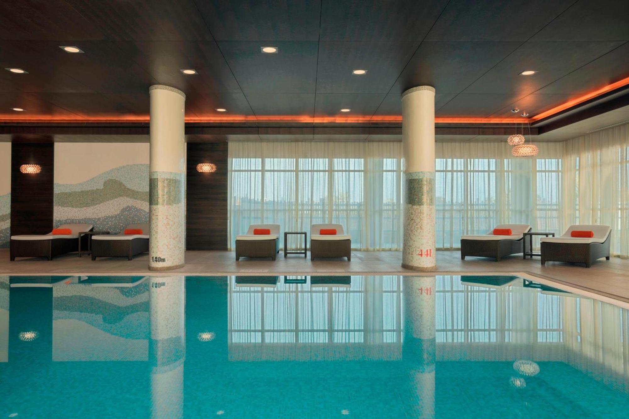 เชราตัน คลับ เดส พินส์ รีสอร์ต Hotel กลุบเดส์แป็งส์ ภายนอก รูปภาพ