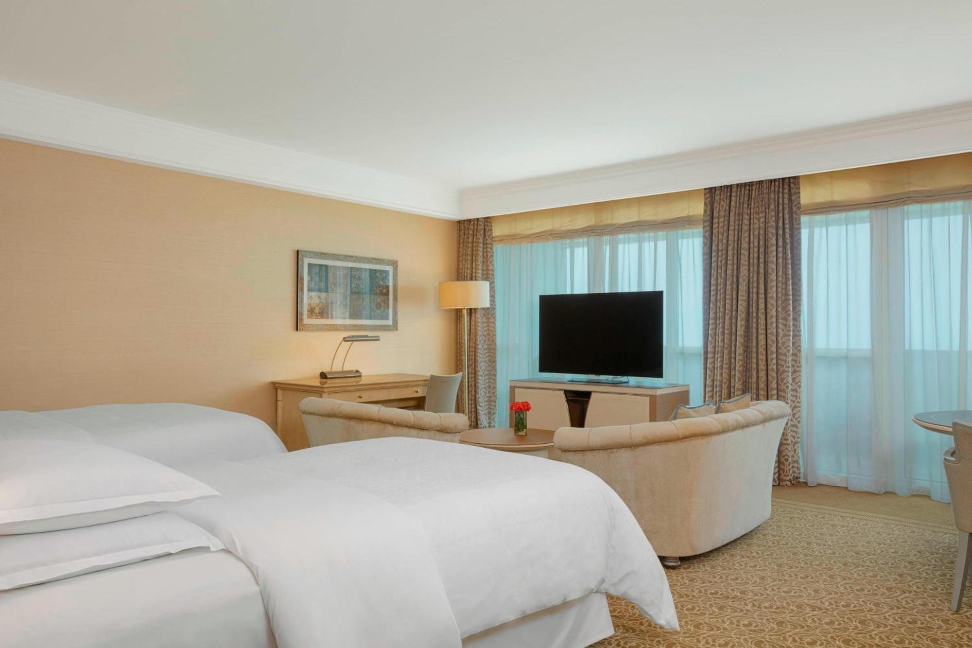เชราตัน คลับ เดส พินส์ รีสอร์ต Hotel กลุบเดส์แป็งส์ ภายนอก รูปภาพ