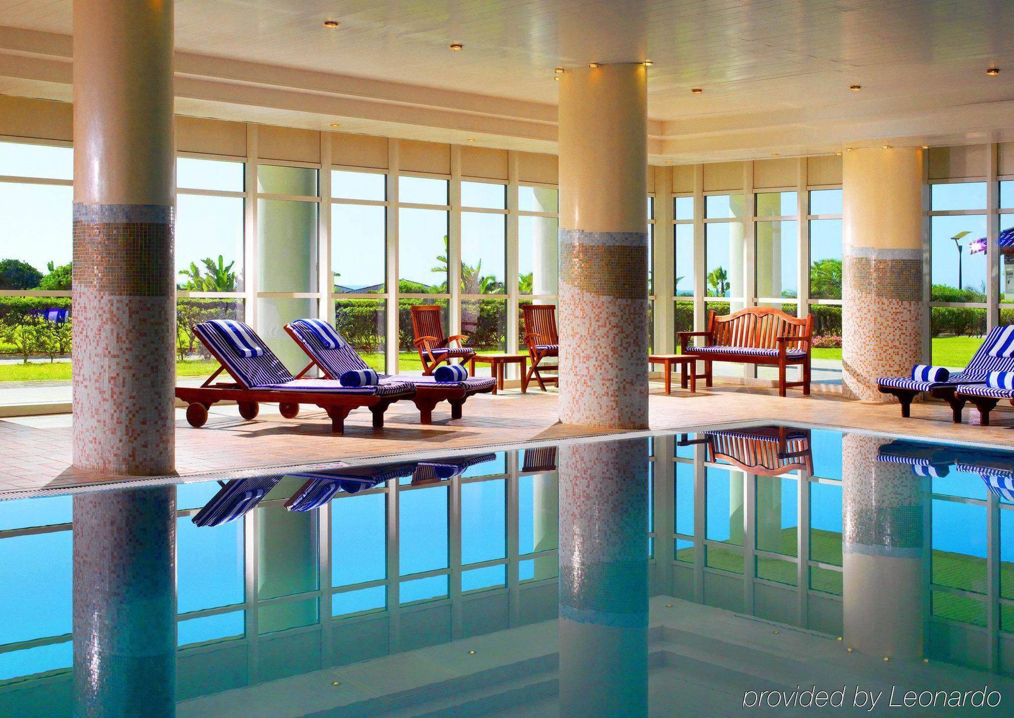 เชราตัน คลับ เดส พินส์ รีสอร์ต Hotel กลุบเดส์แป็งส์ ภายนอก รูปภาพ