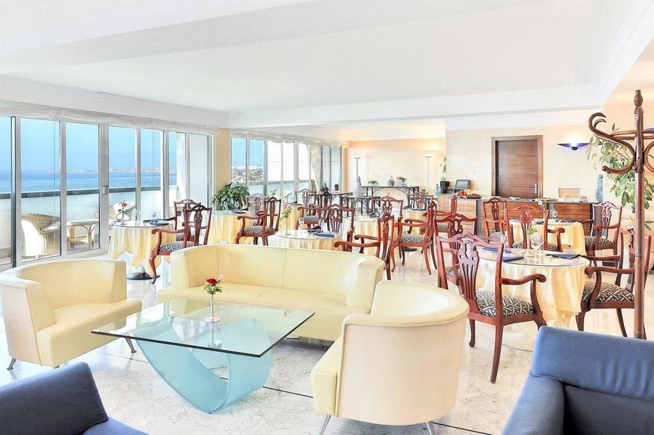 เชราตัน คลับ เดส พินส์ รีสอร์ต Hotel กลุบเดส์แป็งส์ ภายนอก รูปภาพ