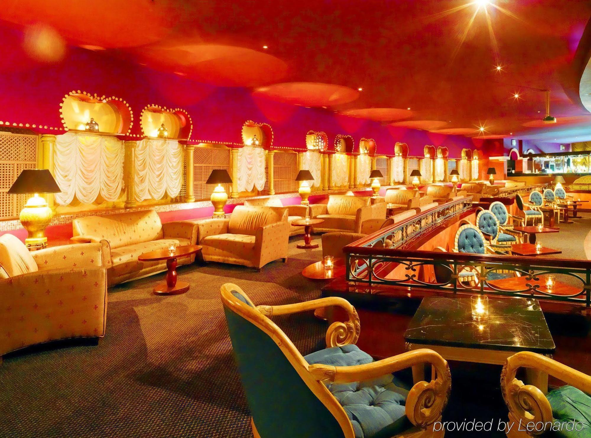 เชราตัน คลับ เดส พินส์ รีสอร์ต Hotel กลุบเดส์แป็งส์ ภายนอก รูปภาพ